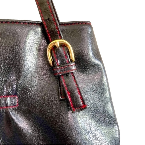 VICTORIA’S SECRET,BLACK LEATHER SHOULDER BAG WITH RED STITCHING.9 1/2” X 11 1/2” - Picture 5 of 9